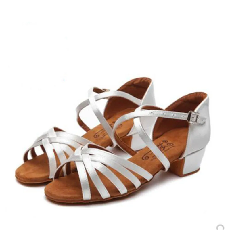 Детские танцевальные туфли для девочек профессиональные на низком каблуке 3 5 см