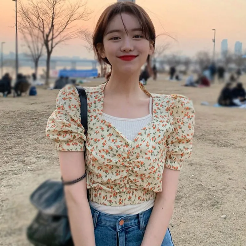 

French Style Women Blouses Chiffon Shirt Niche Floral Print Top V-Neck Puff Sleeve Short Pleated Shirt