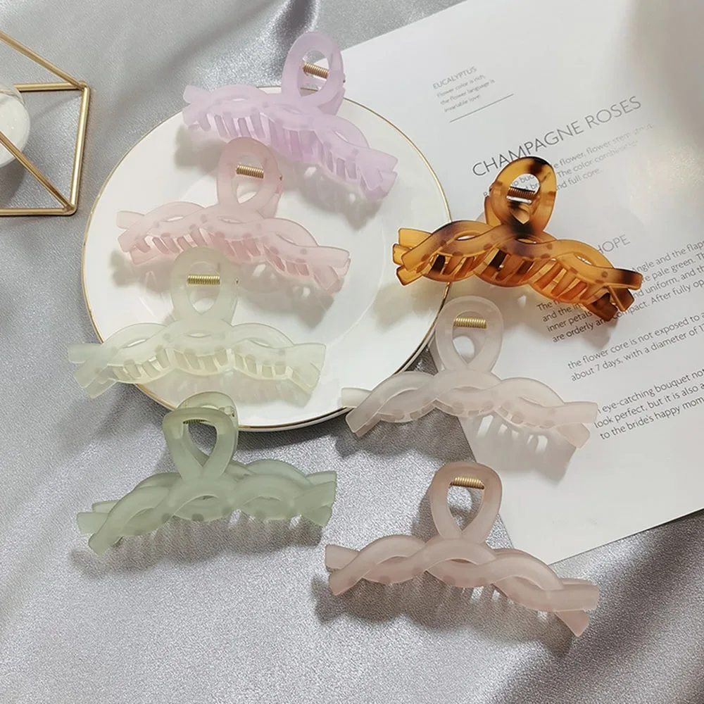 

New Stlylish Matte Candy Color Hair Claws Acrylic Geometric Hairpin Large Shark Clip Retro Girls Ornaments Hair Accessories
