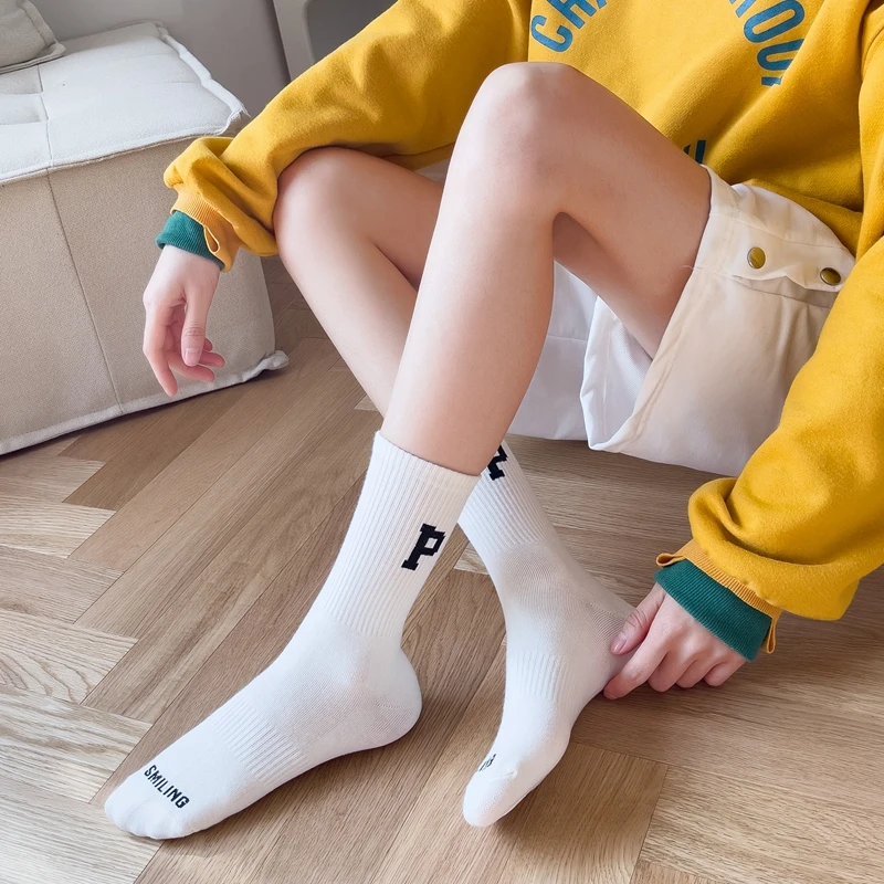 2021 European and American High Quality Brown Letter P Socks Women Hip-hop Fashion Harajuku Socks Cotton Alphabet Sports Socks