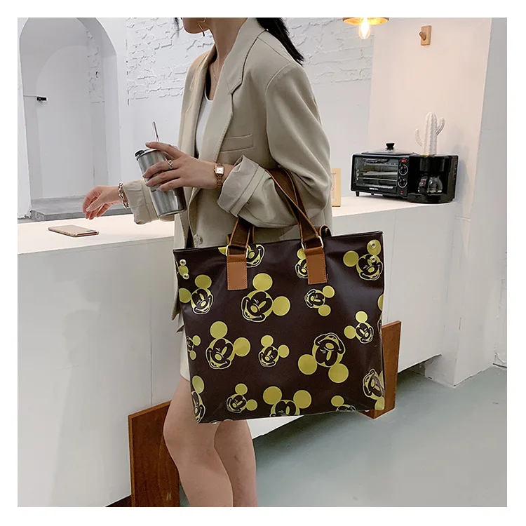 

Disney new cartoon Mickey trend fashion large-capacity one-shoulder messenger handbag outdoor travel bag fashion shopping bag