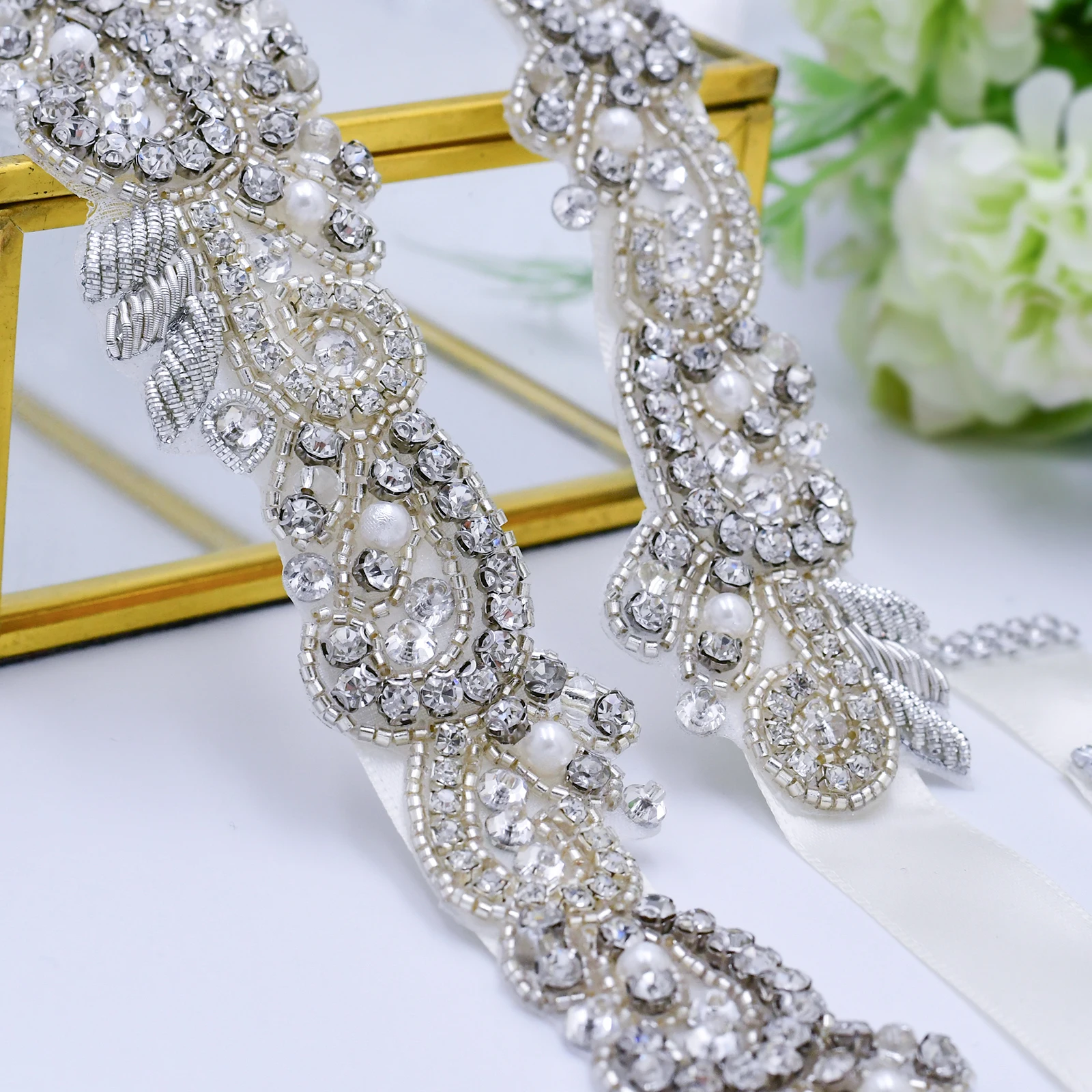

TRiXY S402 Luxury Wedding Belts Indian Silk Jewelry Belt for Women Bridal Belt Crystal Bridal Sash Wedding Dress Belts for Women