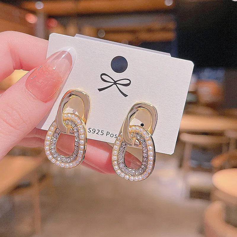 

2021 New Trend S925 Silvers Circle Diamonds Dangle Earrings Pearl Design Exquisite Metal Jewellery for Women Fashion