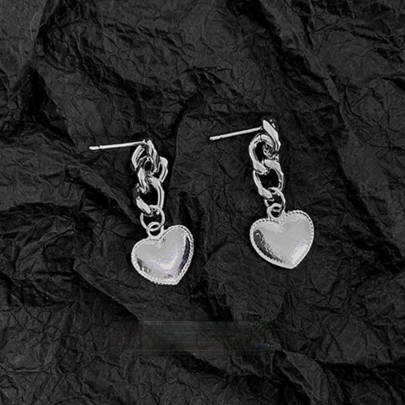 

VSnow Vintage Love Heart Chunky Chain Dangle Earring for Women Delicate Metallic Hollow Out Holiday Earring Jewelry Pendientes