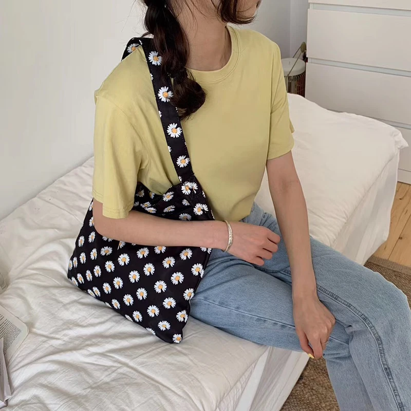

2021 INS Summer New Little Daisy Canvas Shoulder Bag for Women Handbag Vintage Chic Flower Ladies Marguerite Tote Crossbody Bag