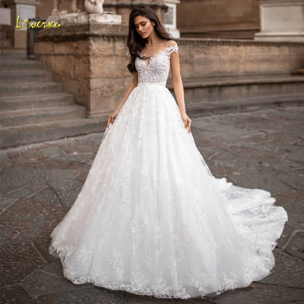 Loverxu Scoop A Line Lace Wedding Dresses Chic Applique Beading Cap Sleeve Button Bride Dress Chapel Train Bridal Gown Plus Size | Свадьбы и
