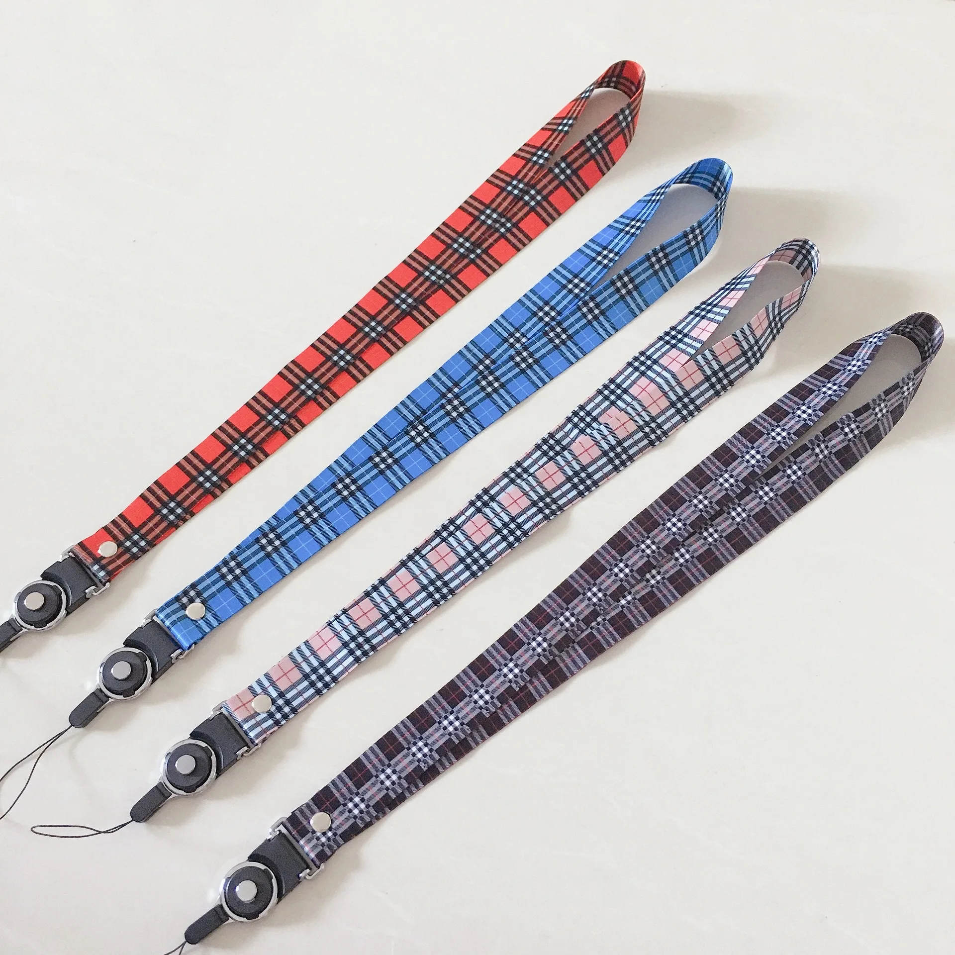

Wholesale Fashion Sports Brand Mobile Phone Lanyards/keychains/certificates/neckbands and Many Varieties Are Welcome to Consult