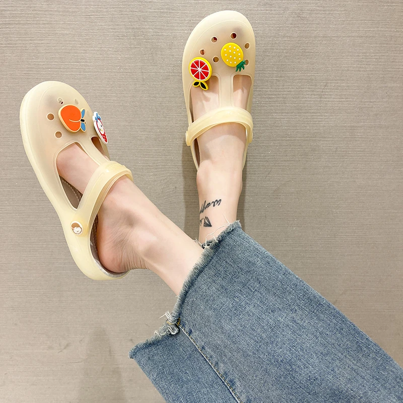 Fashion New Summer Stweet Girls Croc Clogs Outdoor Garden Shoes Non-slip Beach Shoes Female Slides Hollow Out  Jelly Shoes