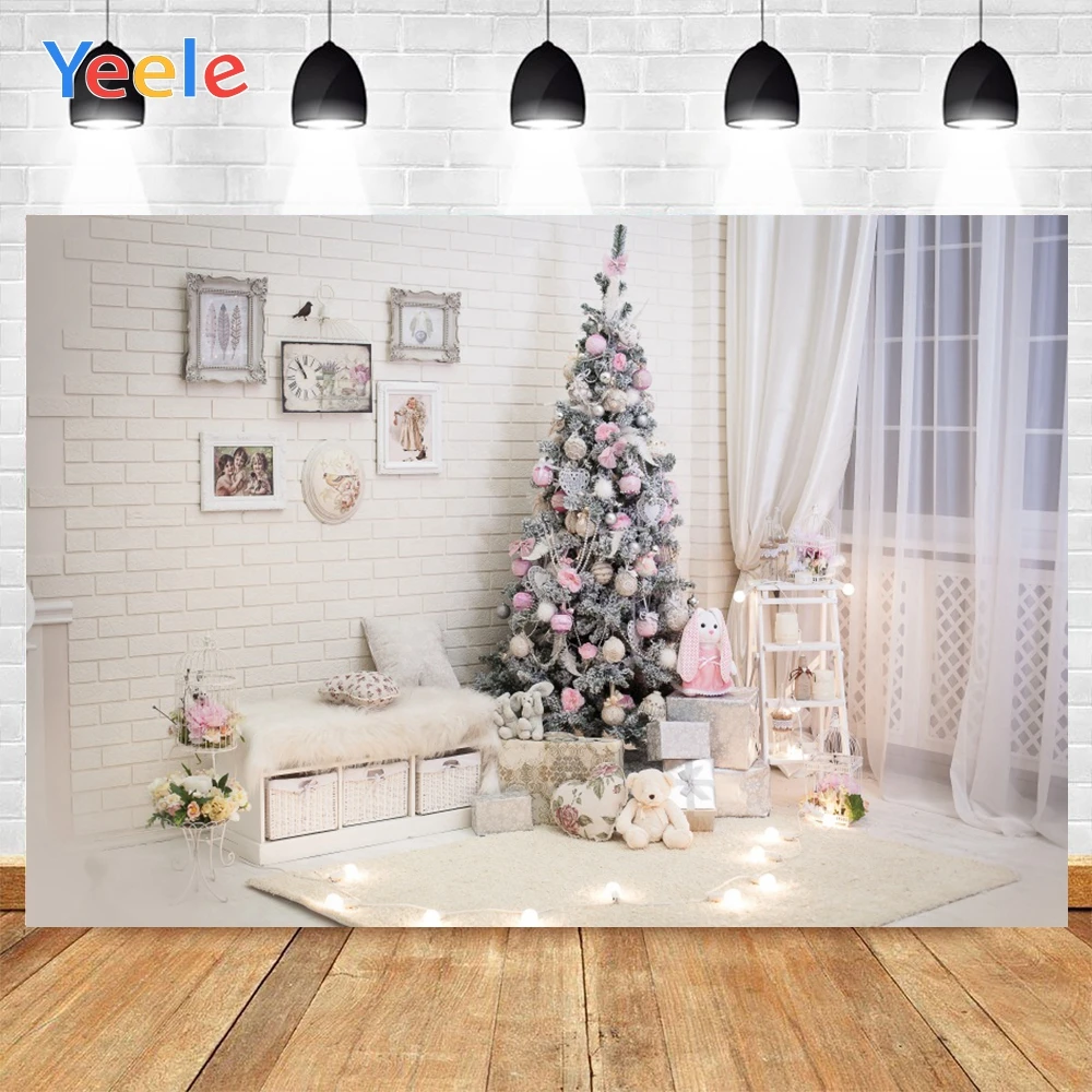

Yeele Merry Christmas White Wall Sofa Window Tree Gift Ball Background Photophone Photography Backdrop for Decor Customized Size