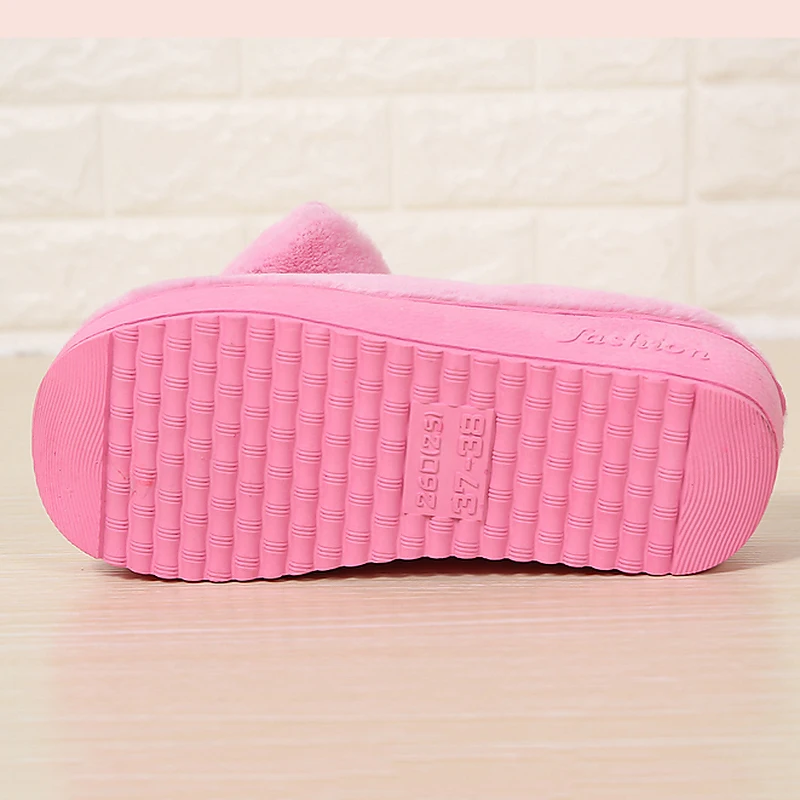 Женские зимние тапочки хлопковые на толстой подошве теплые с бантиком из