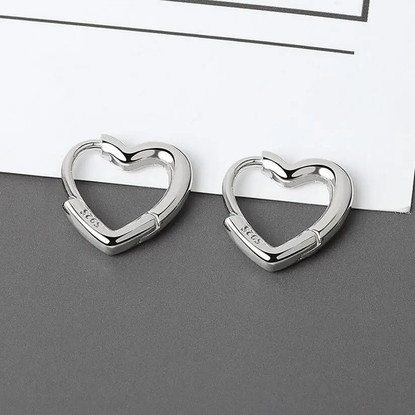 

Серьги-кольца женские из серебра 925 пробы с большим сердцем
