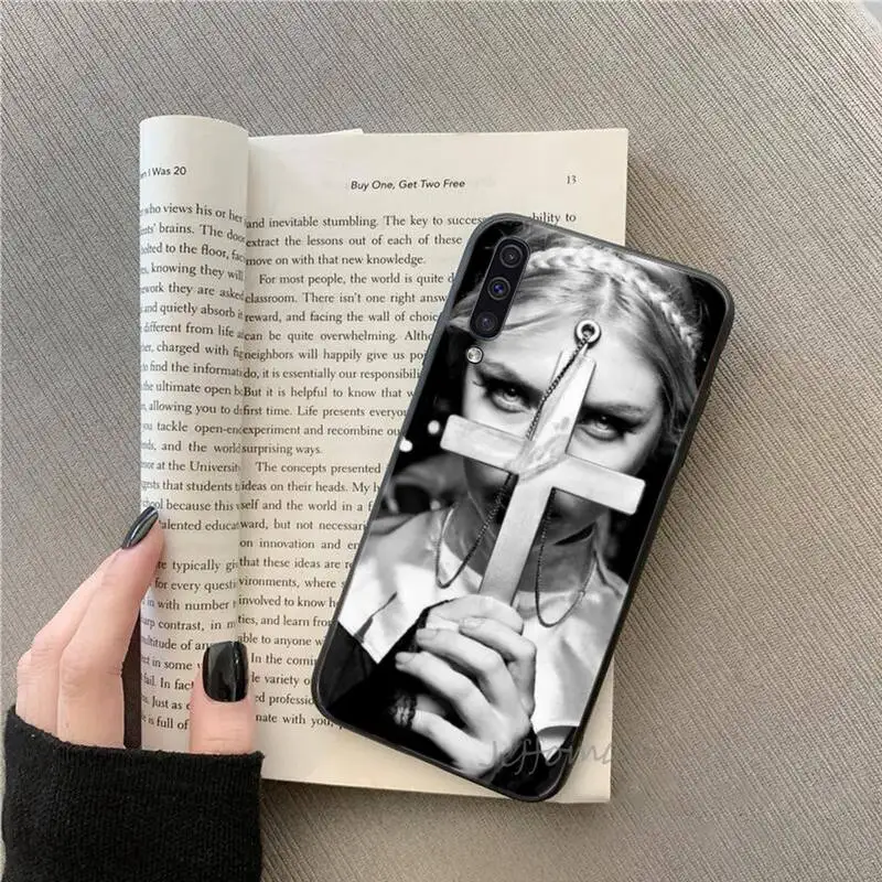 

Sister Nun Sexy Girl Smoke Phone Case For Samsung galaxy S note 7 8 9 10 20 fe edge A 6 10 20 30 50 51 70 lite plus Funda