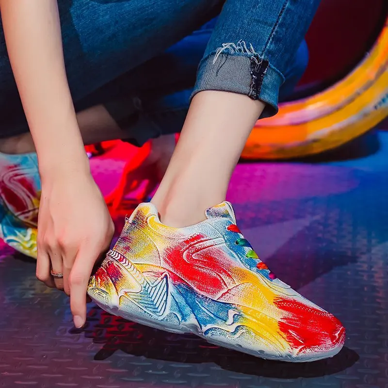 

2021 Fashion Colorful Graffiti Flat Sneakers Women's Large Size Lace-up Platform Shoes Women Pu Leather Chunky Vulcanized Shoes