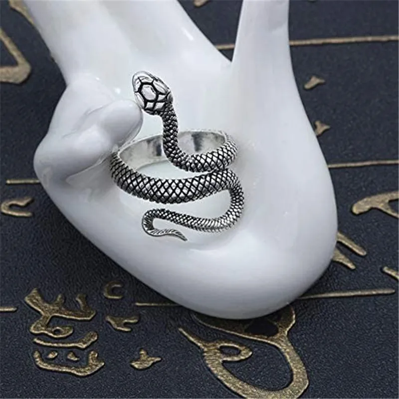 Кольцо в виде змеи для мужчин и женщин винтажное ювелирное изделие готическом