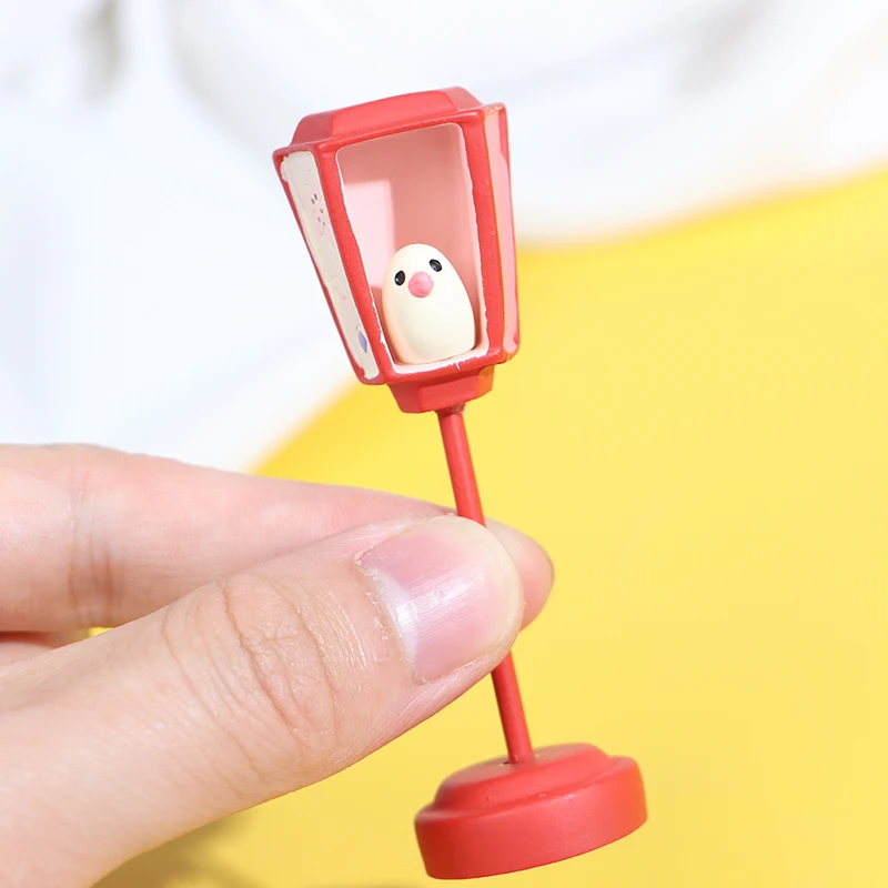 

2.6*2.6*7.5cm Wenniao Lantern Doll House Miniature Food And Play Scene Shooting Props Ornament