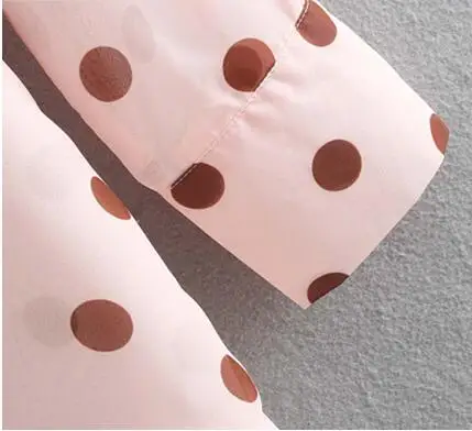 Женская милая рубашка с принтом в розовое горошек длинными рукавами необычным