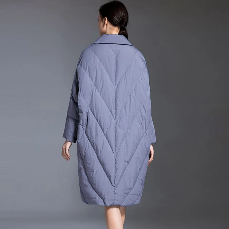 Женский длинный пуховик с лацканами свободный однотонный большого размера типа