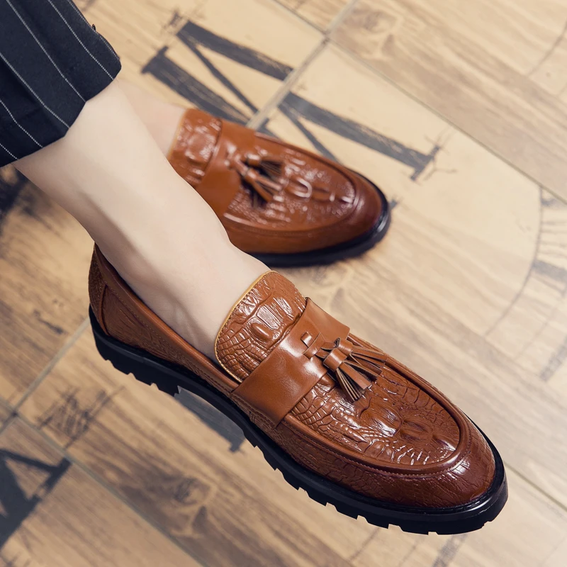 

Большой ретро Мужские кожаные туфли из крокодиловой кожи с бахромой; Мужская обувь для вождения, на плоской подошве, дышащие мужские мокаси...