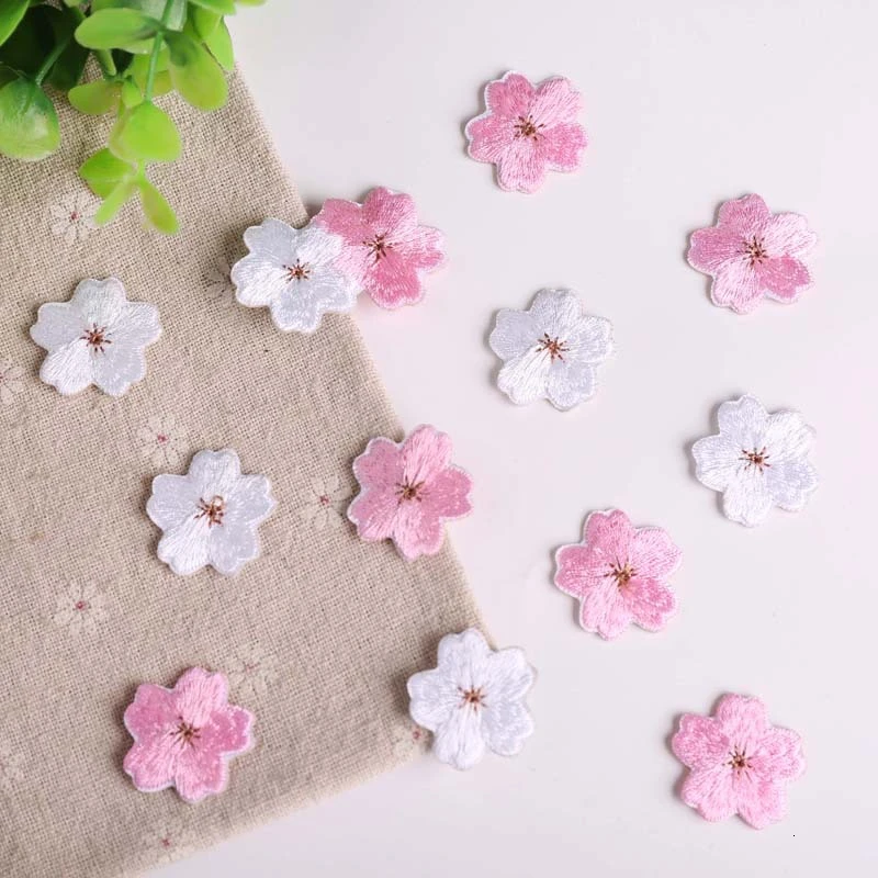 Бело розовая вишня в цвету вышитые нашивки цветы для девочек школьная сумка