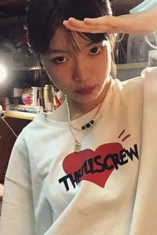 4 размера Повседневная белая универсальная базовая футболка с сердечками и