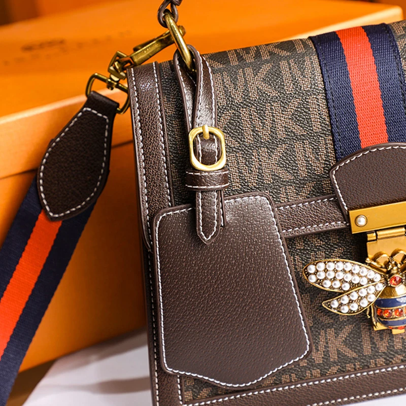 

Leather Handbags Small Bee Chain Luxury Brand Leather Small Square Bag Fashion Shoulder Bag Messenger Bag Retro Female Bag