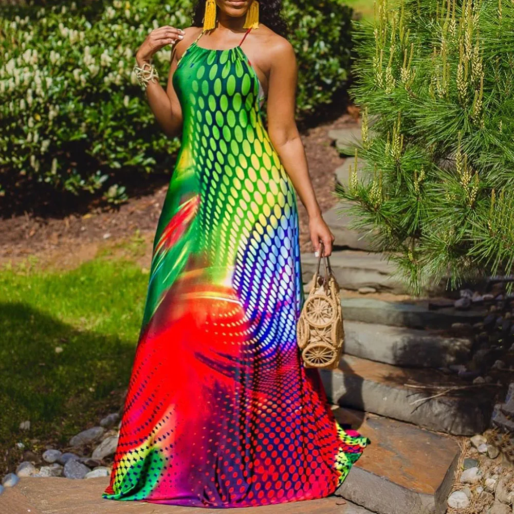 Зеленое длинное женское платье без рукавов сексуальное с лямкой на шее и