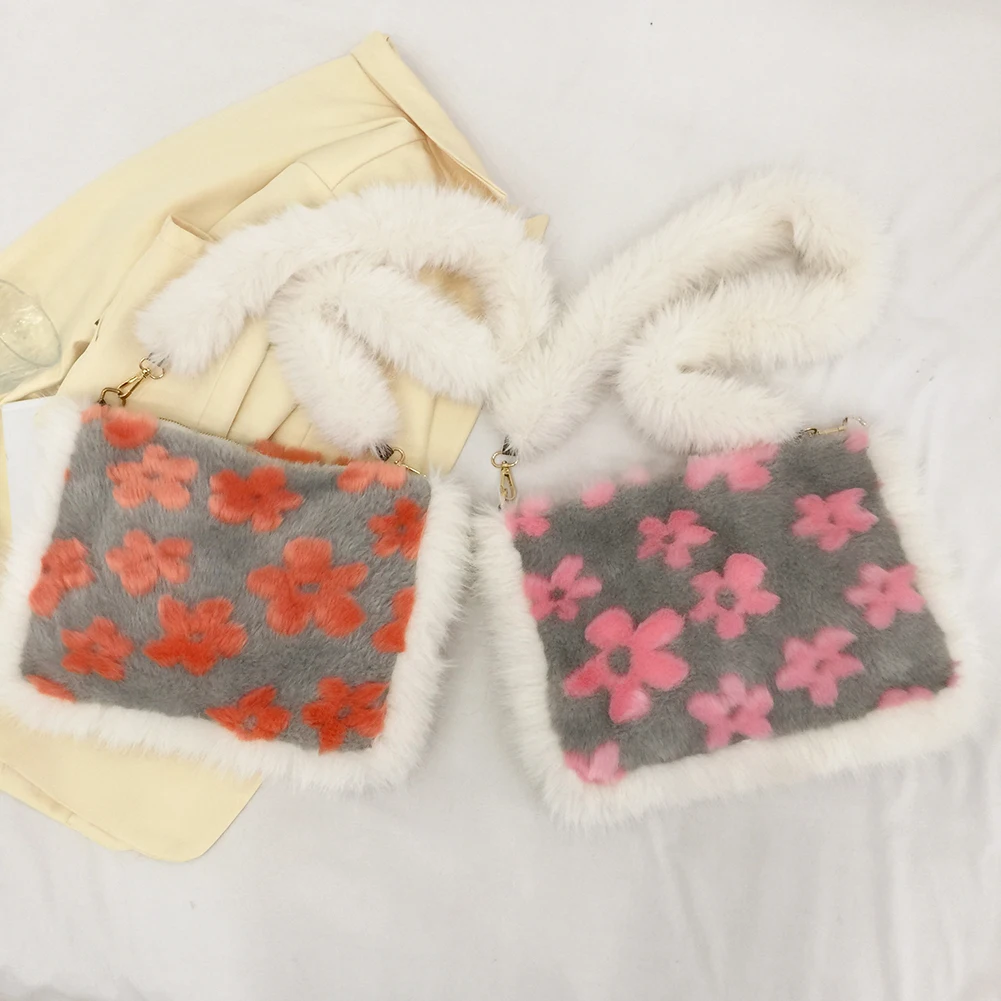 

Женская плюшевая сумка через плечо с цветочным рисунком, мягкая Женская дорожная квадратная сумочка на молнии, сумки для подмышек, Осень-зи...