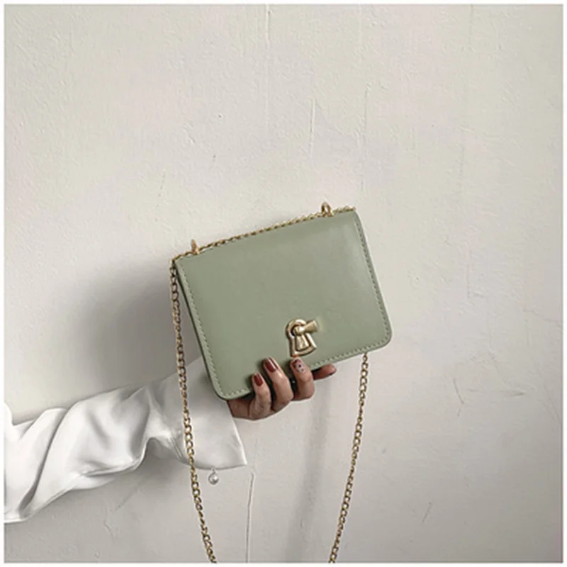 Женская сумка новая маленькая квадратная на плечо с текстурой цепей модная