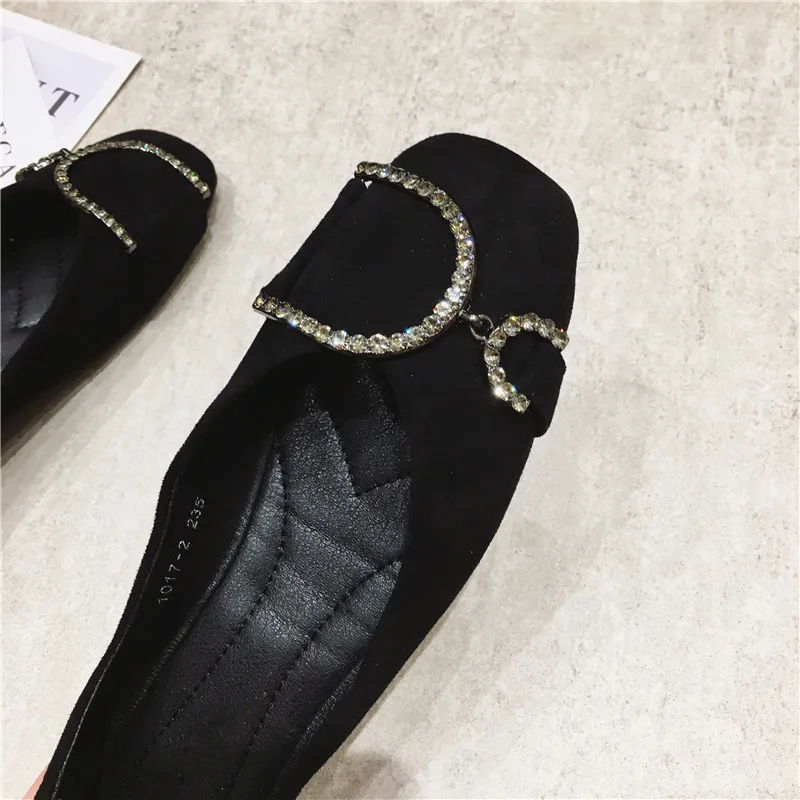 Новейшая модель обувь на плоской подошве с острым носком женская повседневная из