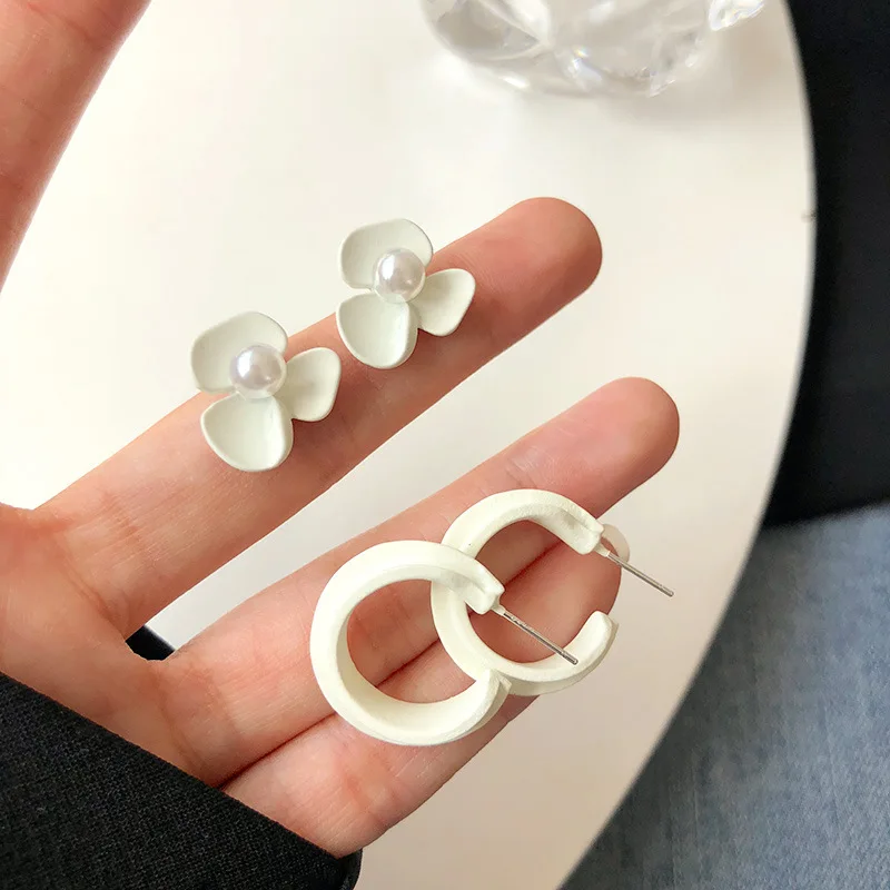 

2021 New Trendy Plant Flowers Plastic Round Stud Earrings For Women Korean Fashion Lady's Charm Wedding Earrings Party Jewelry