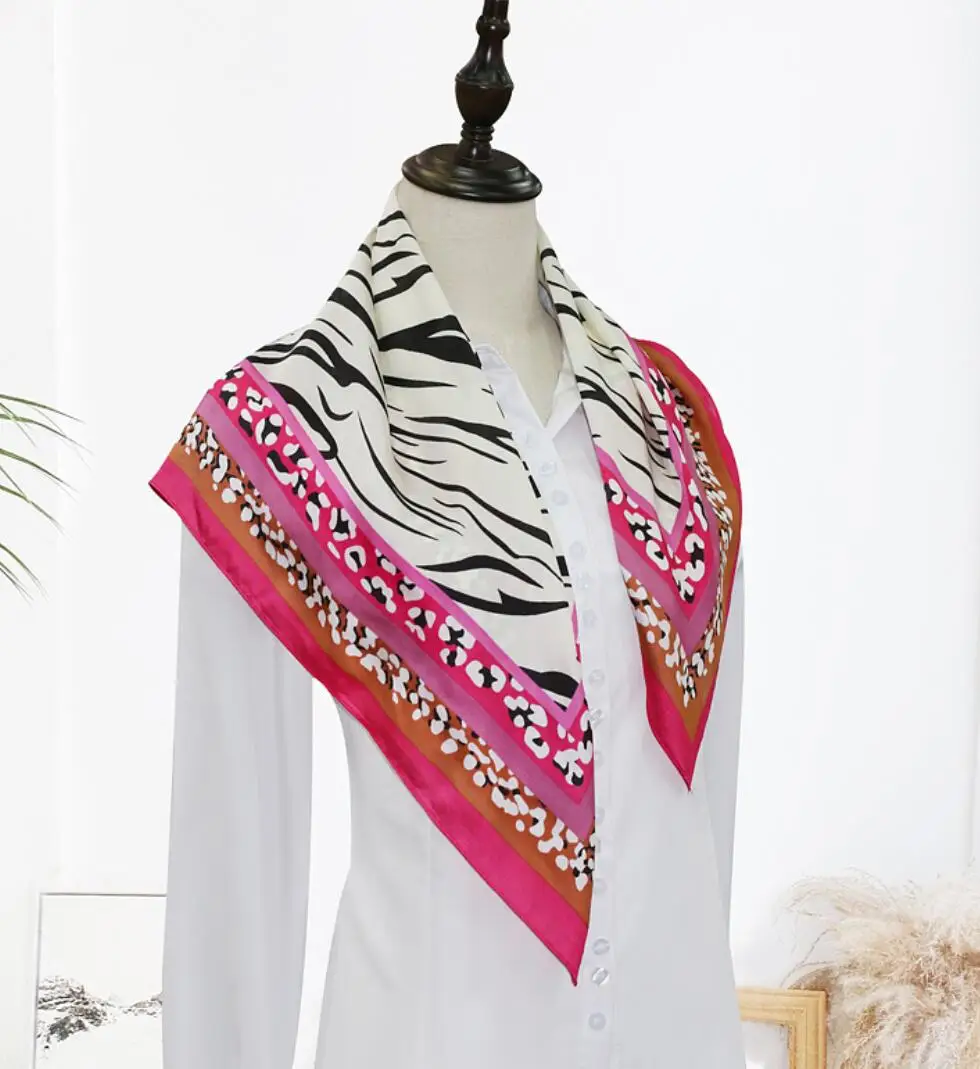 

Silk Neck Small Scarf Luxury Bandana Woman Fashion 2022 Zebra Print Four Season Elegant Print Square Head Wear Handkerchief