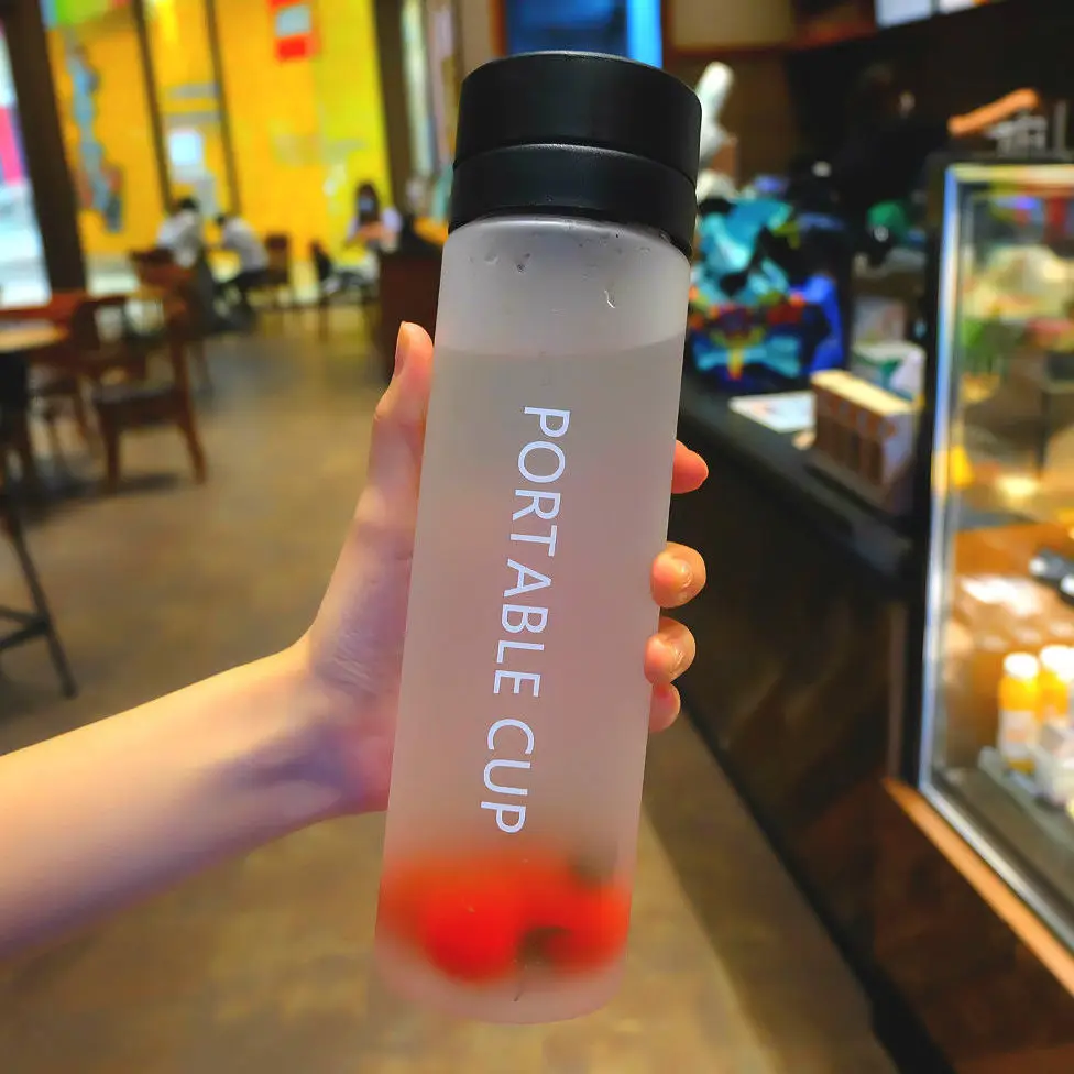 

Plastic cup male and female students lovers portable large capacity water cup Korean version simple fresh sports space Cup Mori