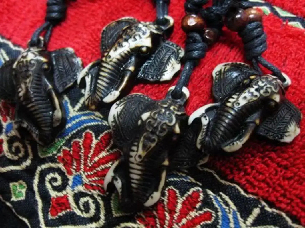 

22 pcs Retro Necklace Mens Resin Bone Carving Lucky Bead Jewelry