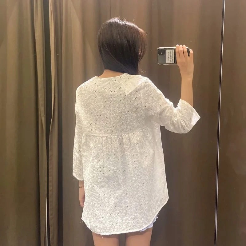 

Summer 2021 Za Blouses Women Vintage Openwork Embroidery Oversized Shirts Casual Loose V-neck Long Sleeve Button Feminine Blouse