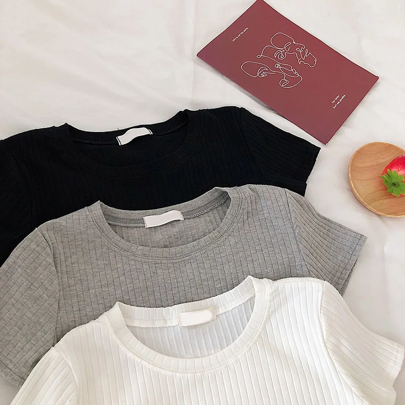 Футболка женская летняя однотонная с круглым вырезом и коротким рукавом |