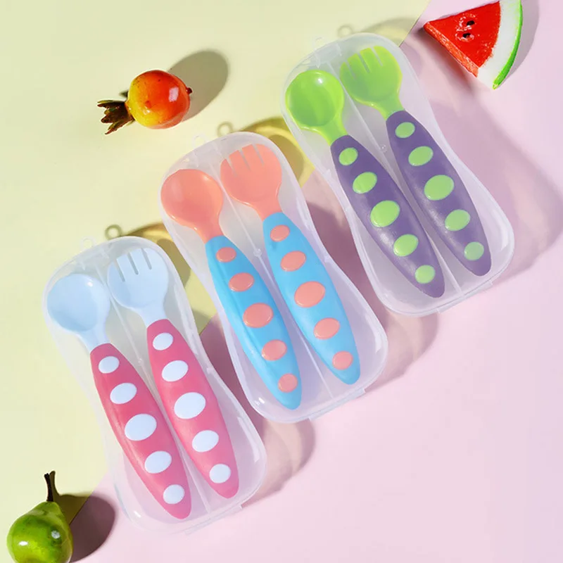 Juego de vajilla port&aacute;til de PP para beb&eacute;, Set de tenedor y cuchara con dibujos animados, ligera, de Color brillante, con caja de almacenamiento, 2 unids/caja-1