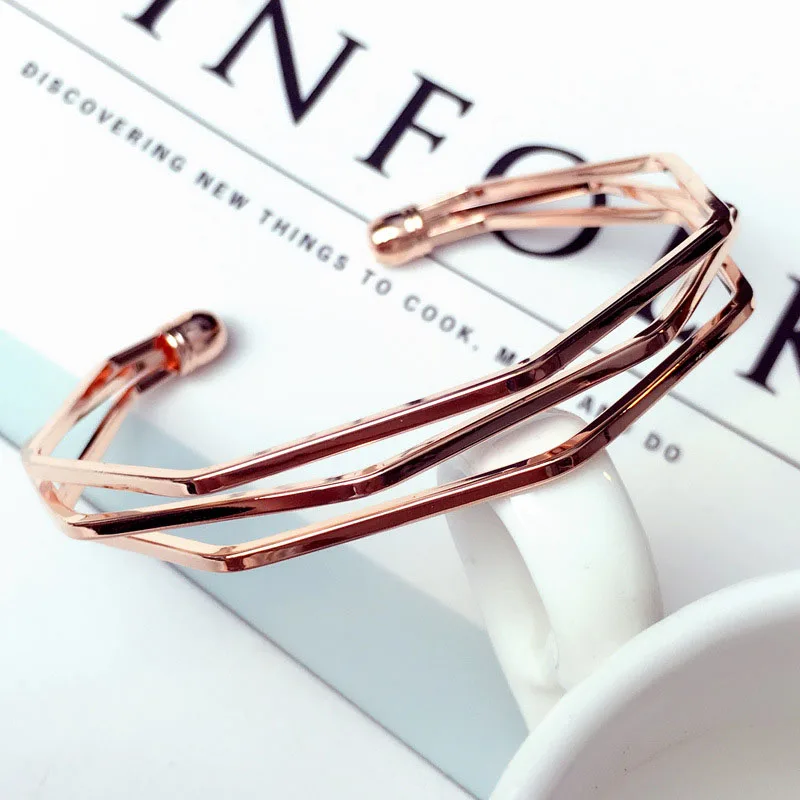 

New Three Layer Romantic Open Cuff Bangles/Bracelet Set For Women 2021 Gold Metal Alloy Arrow Link Chain Twist Bangle