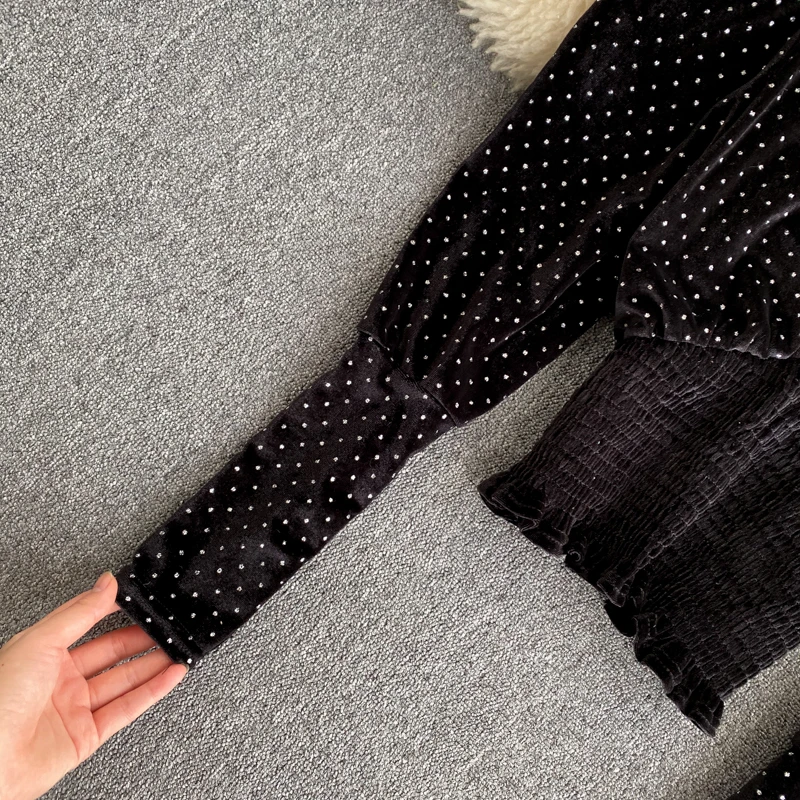 

Women Spring Autumn Dot Print Pleated Elastic Crop Top Vintage Pearls Beading V Neck Long Puff Sleeve Velvet T-Shirt