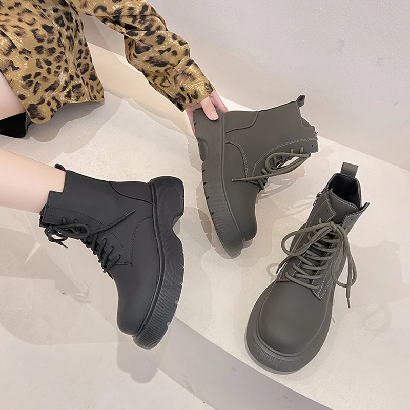 

Брендовая женская обувь, зимние ботинки для женщин, женские ботильоны на плоской подошве, с круглым носком, со шнуровкой, модная модель 2021 го...