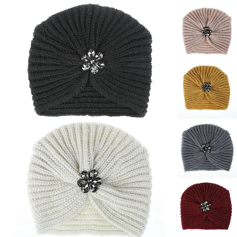 Вязаная шапка с цветами и стразами модная мягкая тюрбан однотонная женская