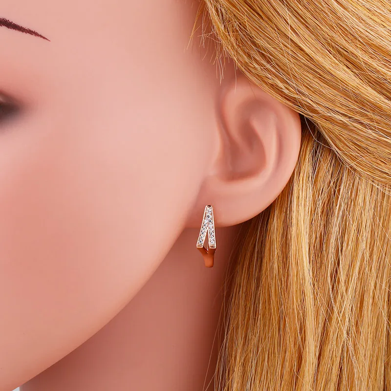 Женские сережки подвески OCESRIO из золота 585 пробы с объемным геометрическим узором