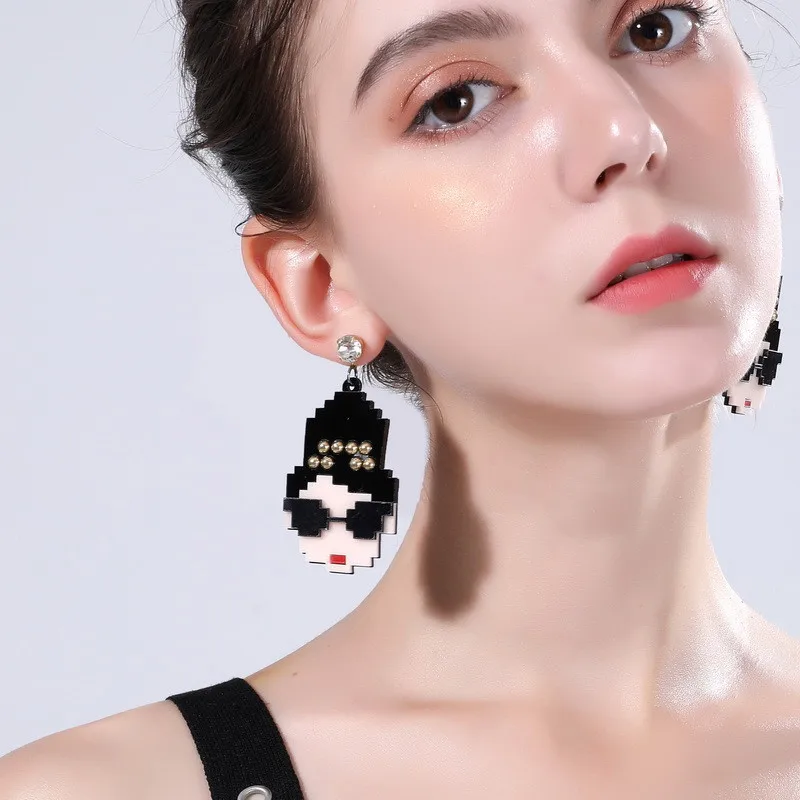 Женские серьги подвески с узором в виде лица большие аксессуары из Индии