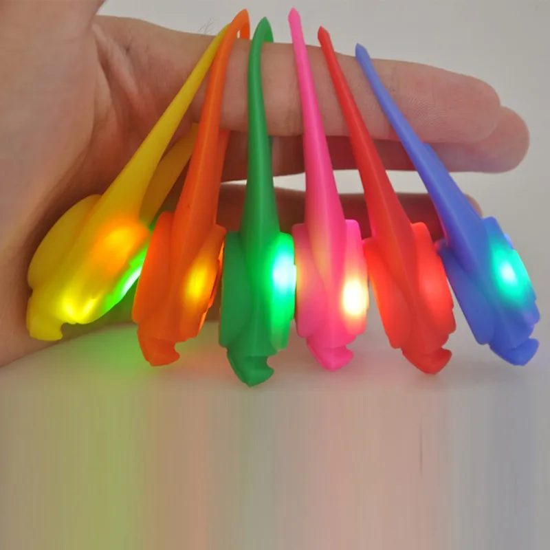 

Outdoor LED Luminous Silicone Pendant Collar Chandelier For Pet Cats And Dogs Night Safety Outdoor Wandering Collar Chandelier