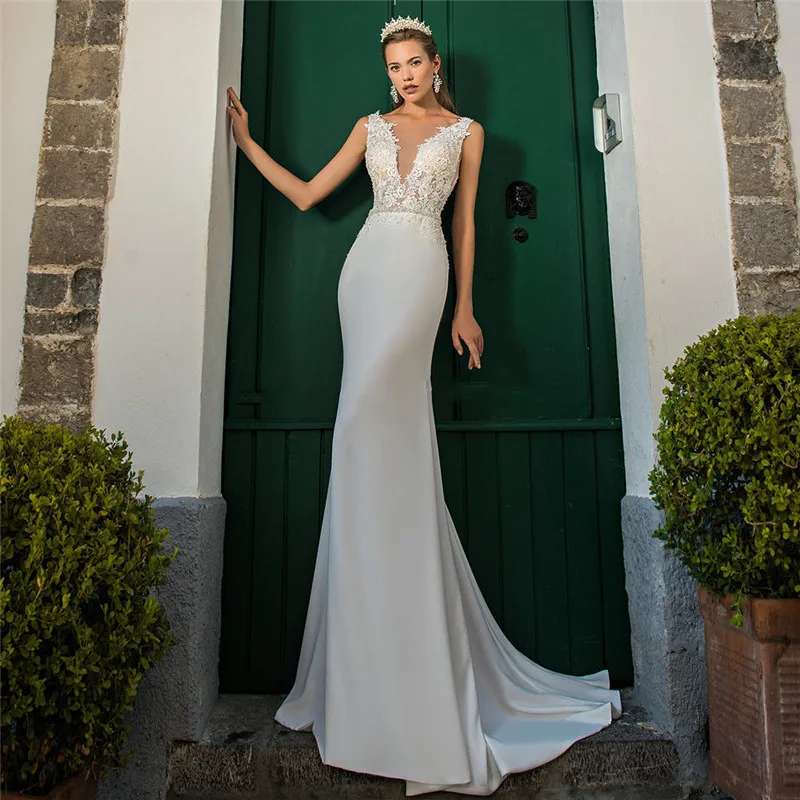 

Sexy Scoop Neck Simple Mermaid Wedding Dresses Lace Appliques Backless Bridal Gowns Slim Fitted Robe De Mariee Spring Bride Wear