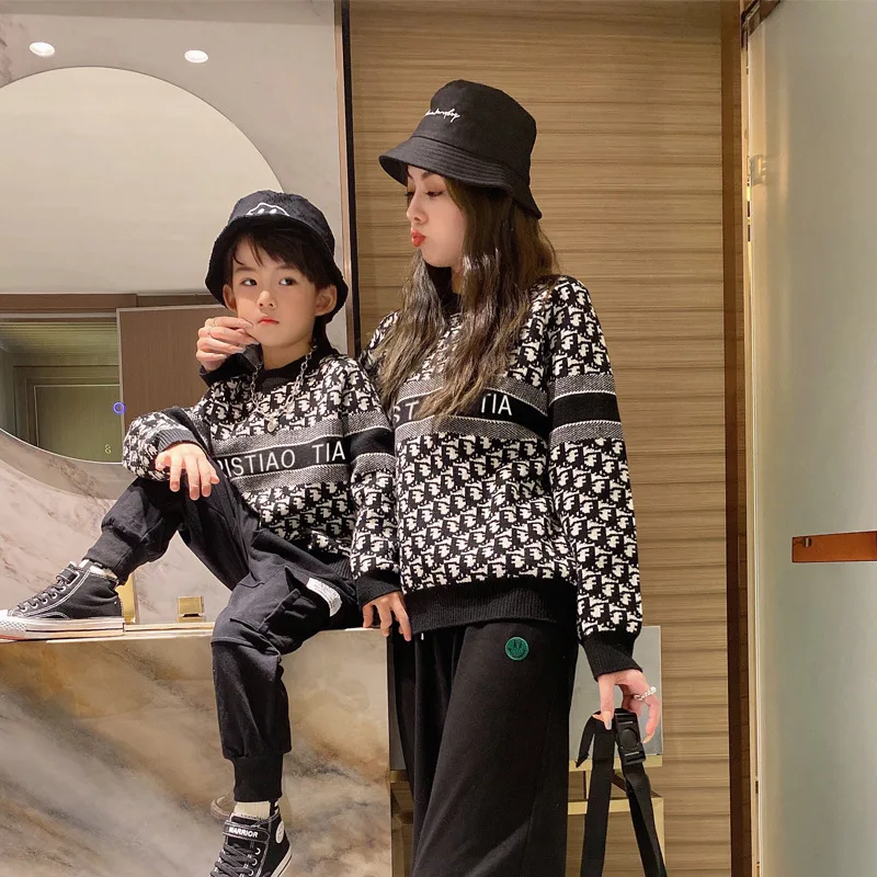

2021 New Family Matching Outfits Mother Kids Sweaters Long Sleeve Casual Pullover Father Mommy and Me Winter Clothing romper