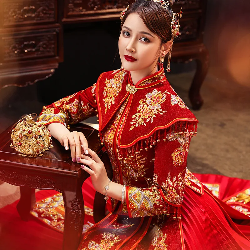 

Oriental Qipao Gown Modern Improved Chinese Traditional Couple Wedding Dress Embroidery Long Cheongsam Stylish Elegant Bride