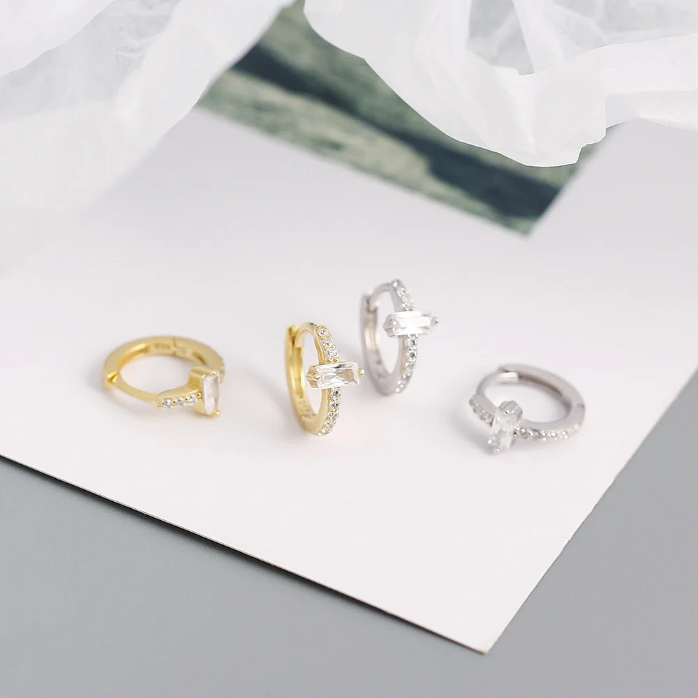 Женские серьги-кольца из серебра 925 пробы с белым цирконом