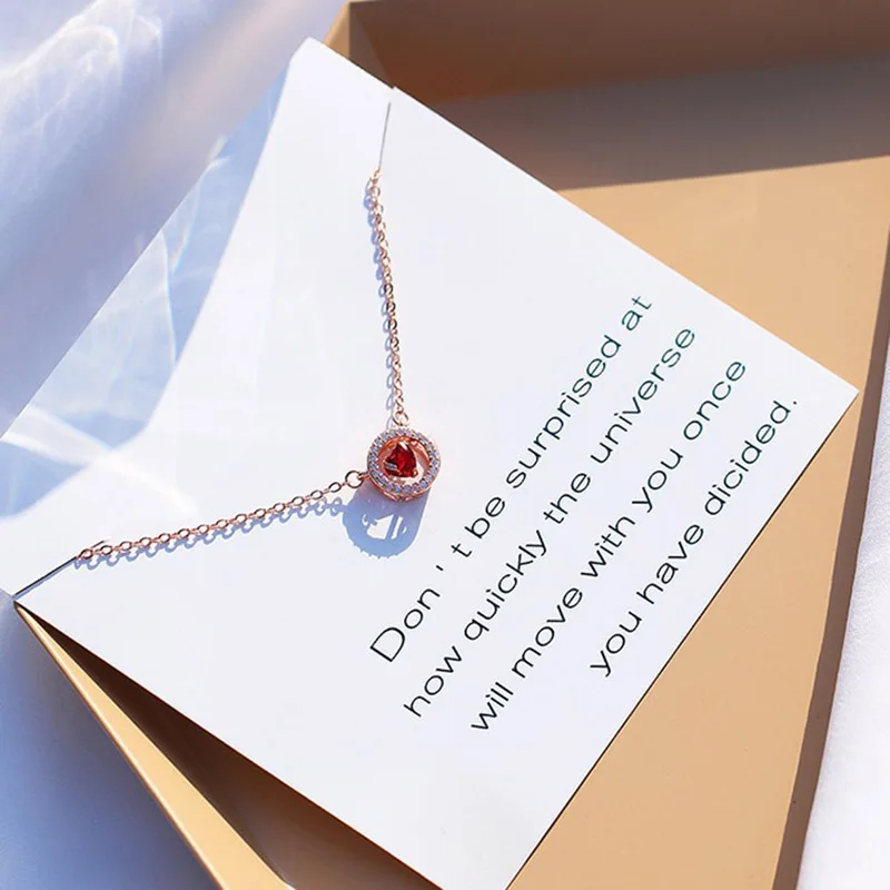 

Love Heart Action Necklace Korean version of the simple students of the department of wood with sweet heart clavicle jewelry