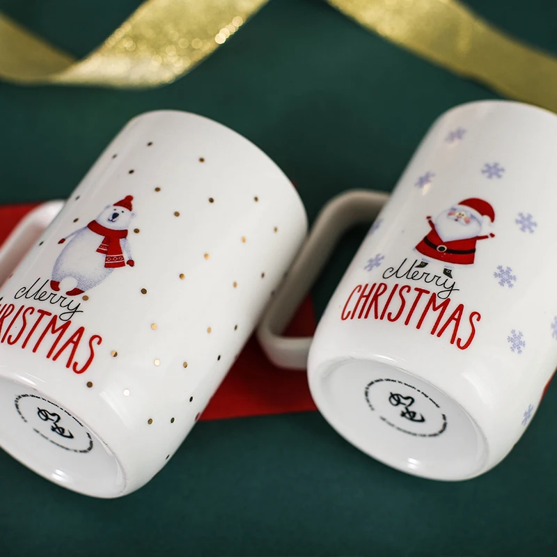 Женская керамическая кружка с ручкой мультяшным Санта-Клаусом симпатичная 400 мл