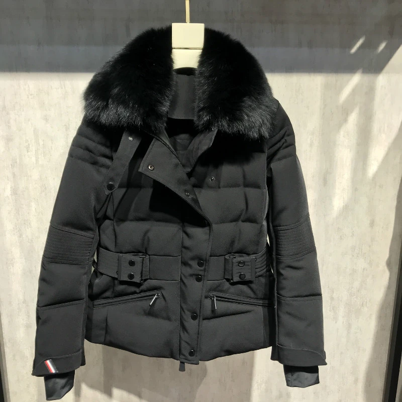 Женский пуховик с большим воротником из лисьего меха короткое зимнее модное